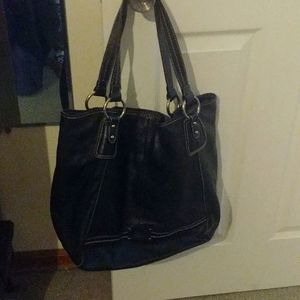 The Sak large leather bag in black.